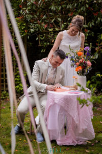 bruiloft styling foodies & Zo blooming vows brabant decoratie ceremonie akte tekenen